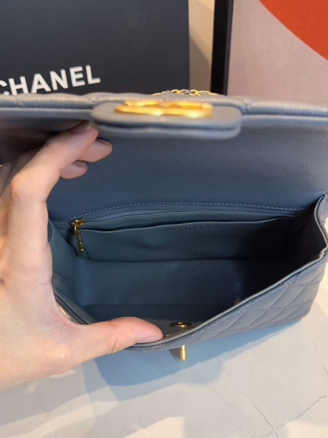 Bolsa Chanel Pequena Com Aba - Imagem 20