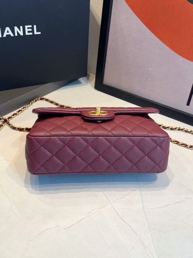 Bolsa Chanel Pequena Com Aba - Imagem 26