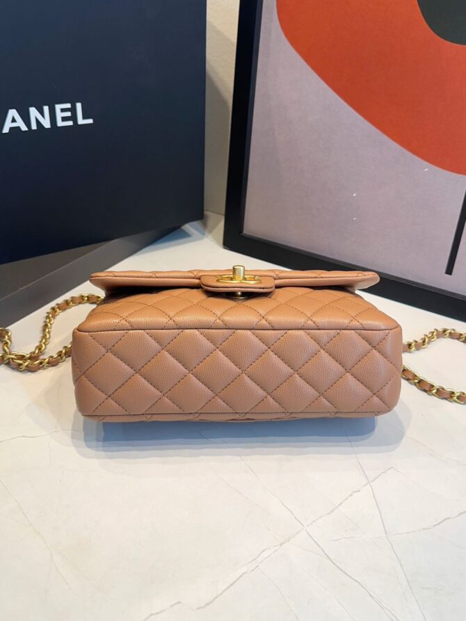 Bolsa Chanel Pequena Com Aba - Imagem 34