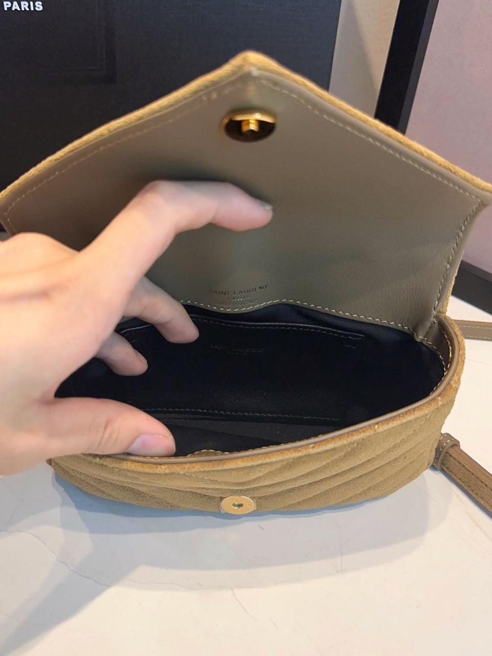 Bolsa Saint Laurent College Acolchoada Camurça - Imagem 9