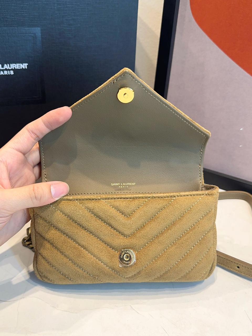 Bolsa Saint Laurent College Acolchoada Camurça - Imagem 10