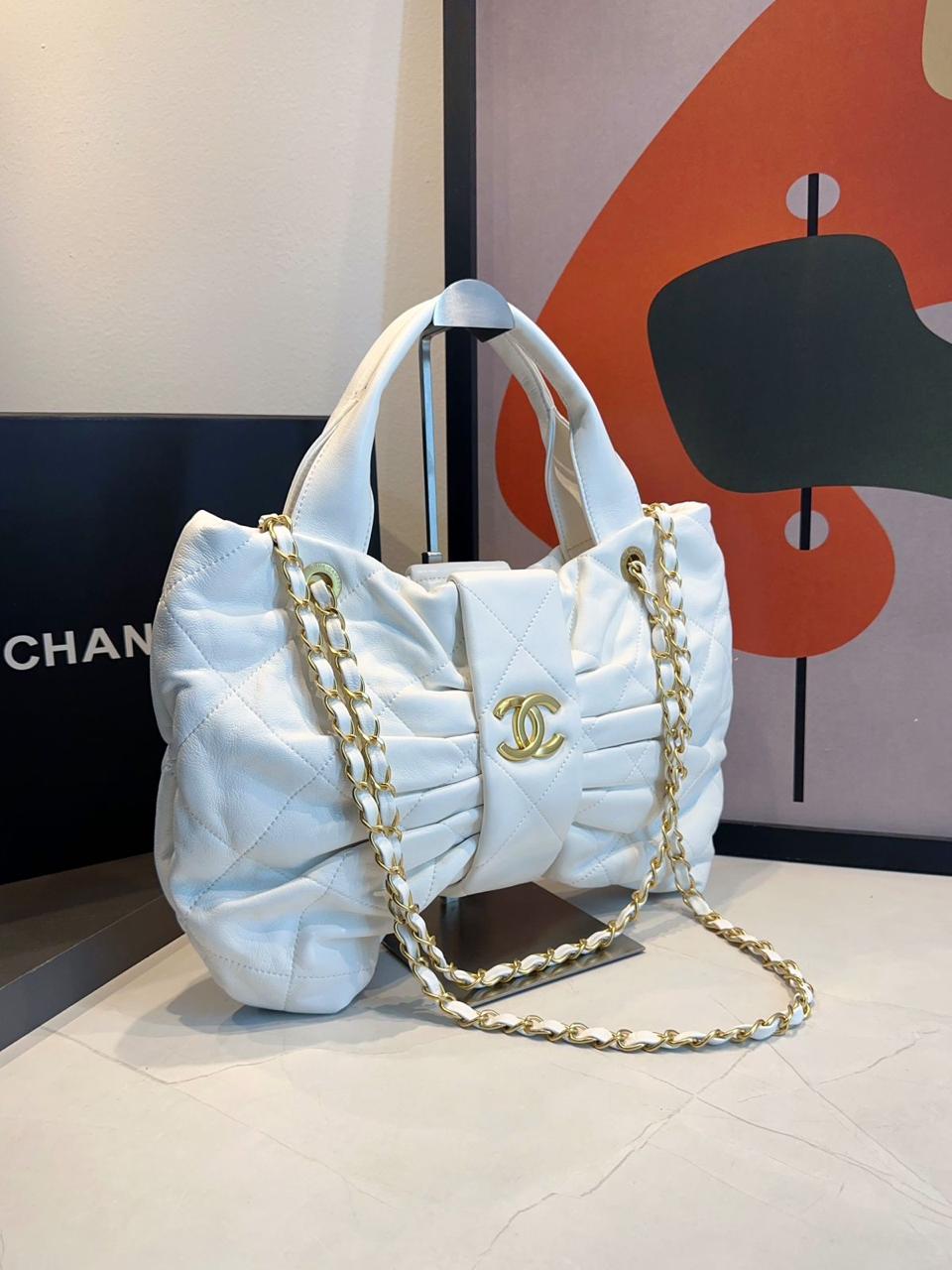Bolsa Chanel De Laço Couro Média - Imagem 11