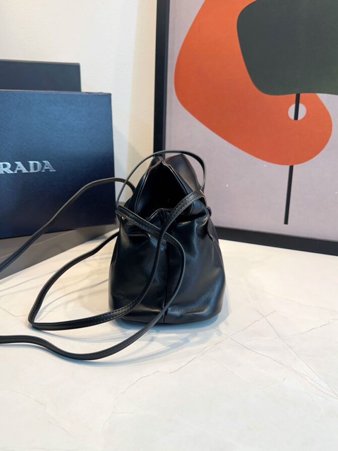 Bolsa Prada Dada Pequena Em Couro - Imagem 8
