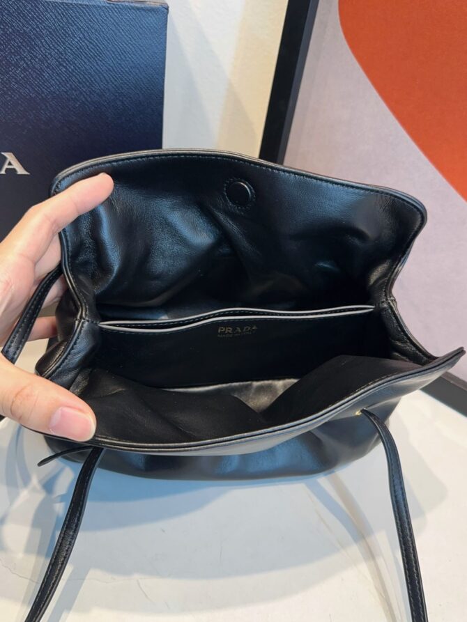 Bolsa Prada Dada Pequena Em Couro - Imagem 10