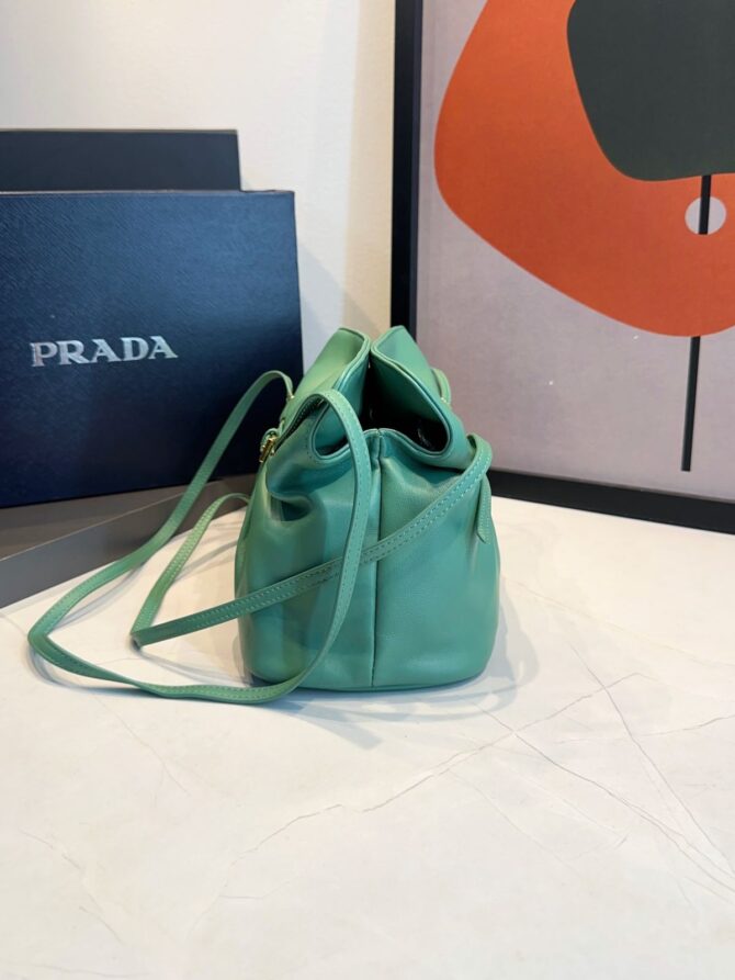 Bolsa Prada Dada Pequena Em Couro - Imagem 16
