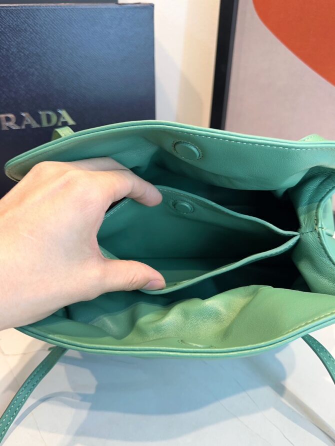 Bolsa Prada Dada Pequena Em Couro - Imagem 17