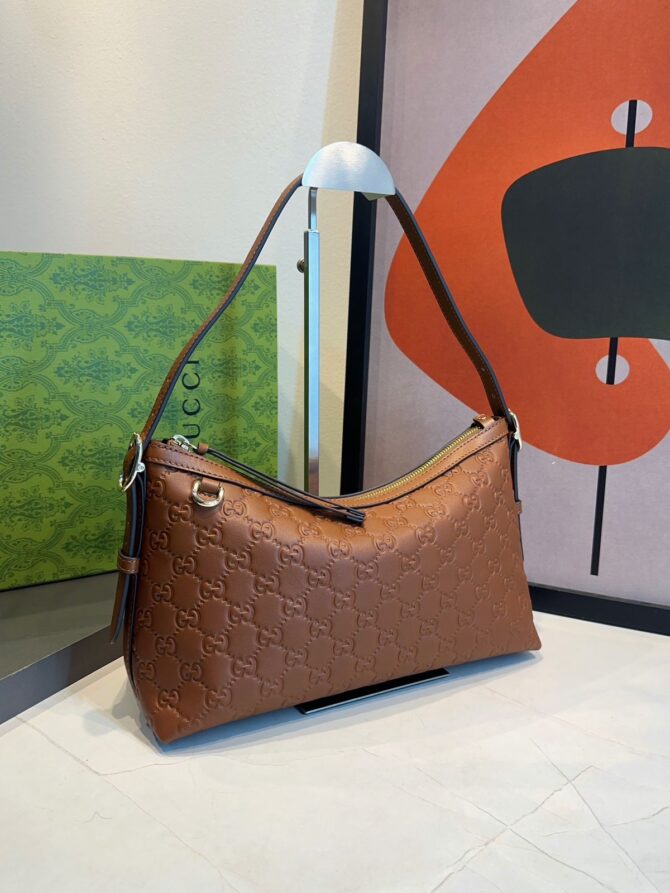 Bolsa Gucci Emblen Média GG - Imagem 2