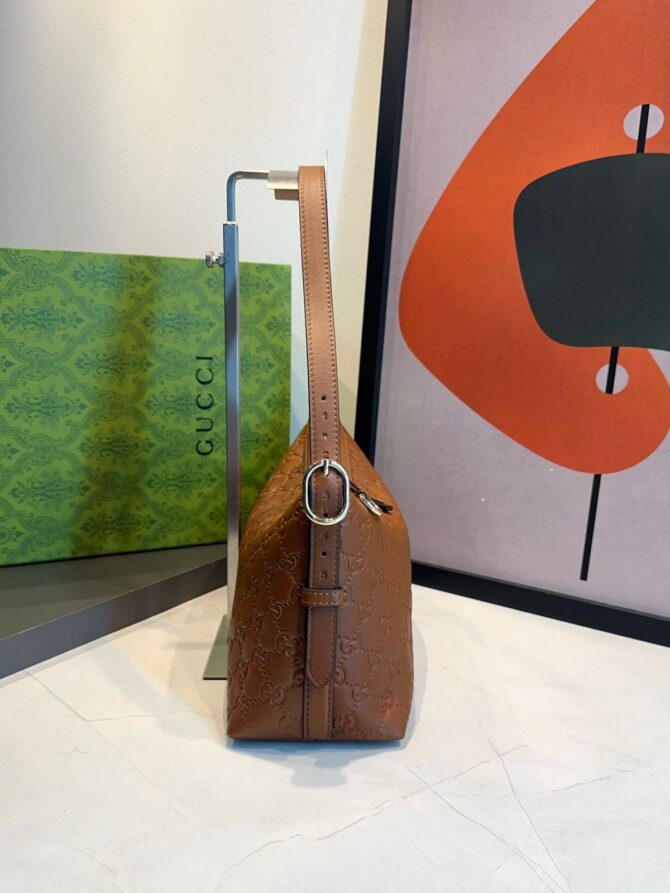 Bolsa Gucci Emblen Média GG - Imagem 3