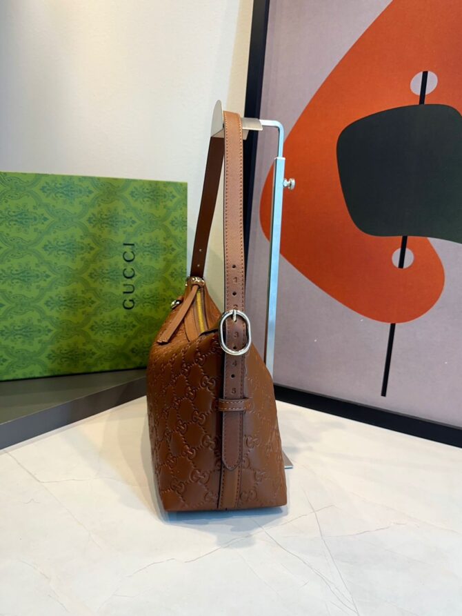 Bolsa Gucci Emblen Média GG - Imagem 5