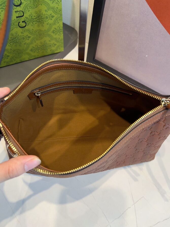 Bolsa Gucci Emblen Média GG - Imagem 8