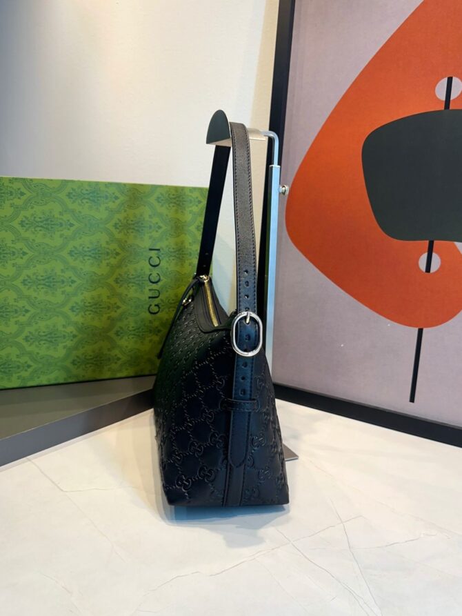 Bolsa Gucci Emblen Média GG - Imagem 13