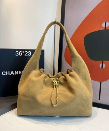 Bolsa Chanel Hobo 25 pequena Camurça