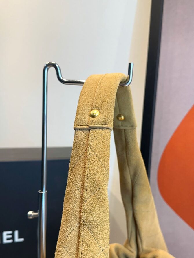 Bolsa Chanel Hobo 25 pequena Camurça - Imagem 4