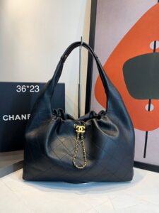 Bolsa Chanel Hobo 25 pequena Couro-Preto