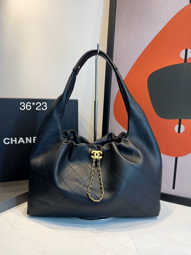 Bolsa Chanel Hobo 25 pequena Couro