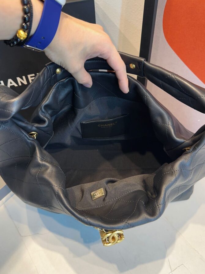 Bolsa Chanel Hobo 25 pequena Couro - Imagem 11