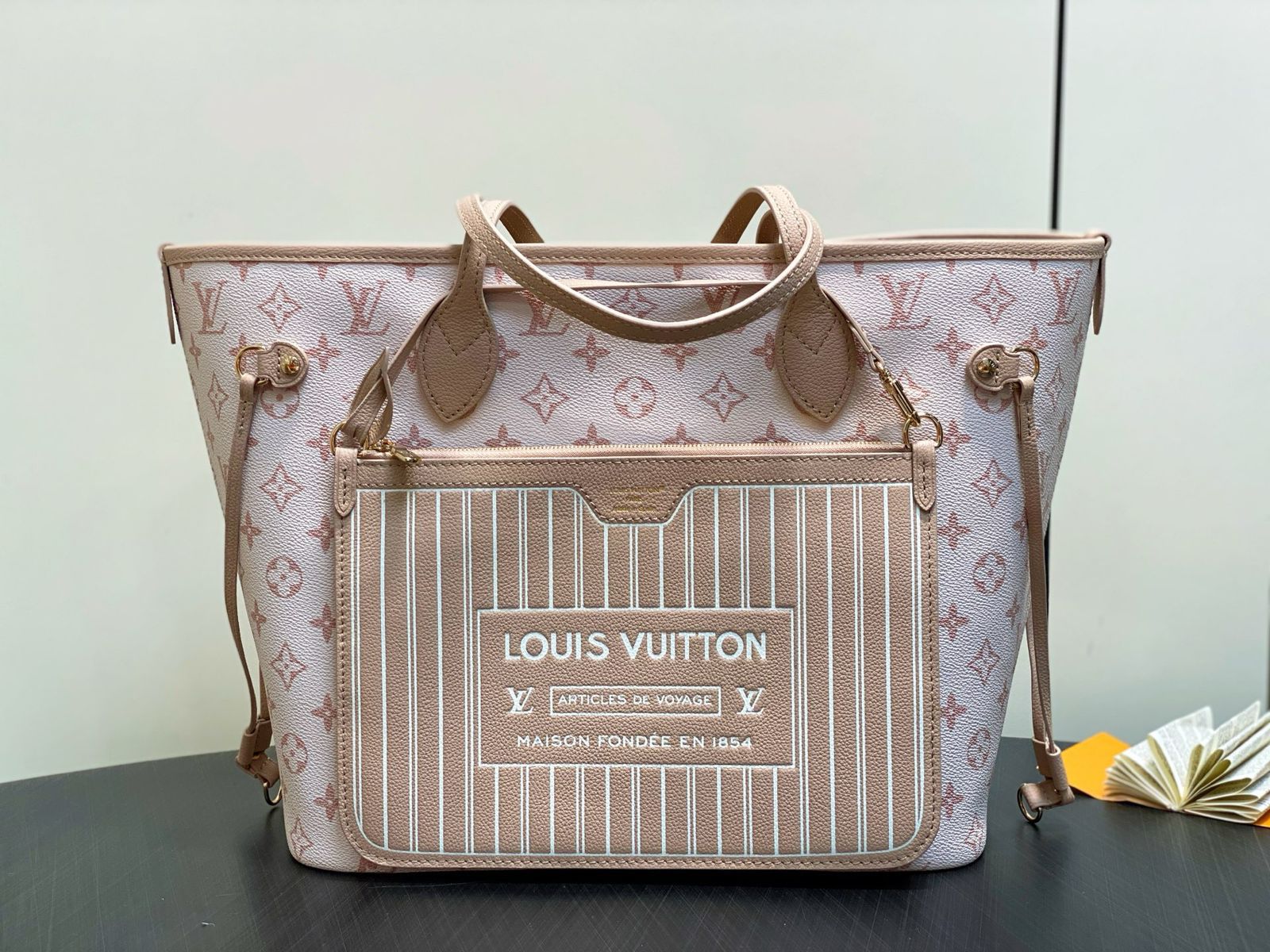 Bolsa LV Neverfull Inside Out MM - Imagem 27