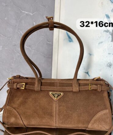 Bolsa Prada Bonnie Média em Camurça