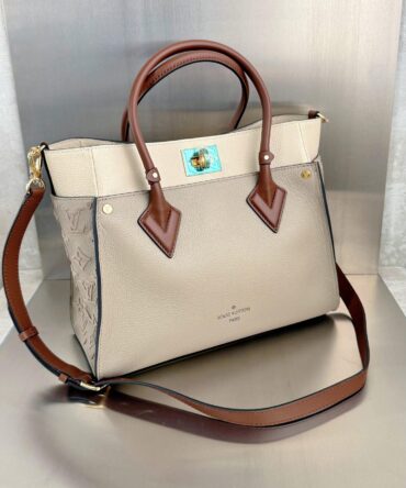 Bolsa LV Tote On My Side MM