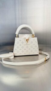Bolsa LV Capucines Bordado Mini
