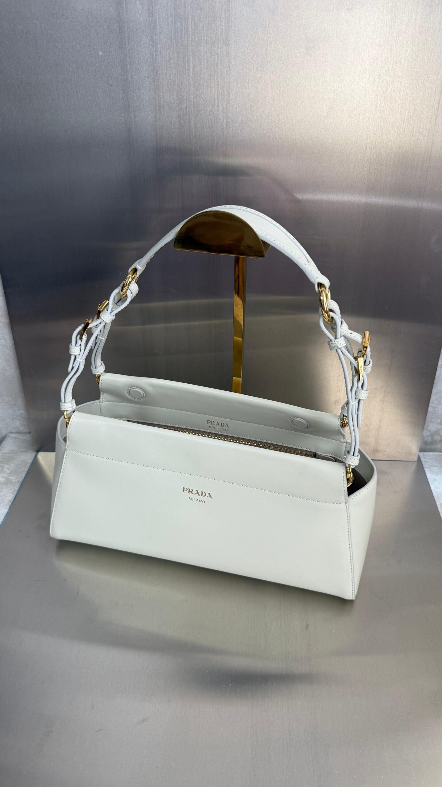 Bolsa Prada Enchainé Couro - Imagem 4