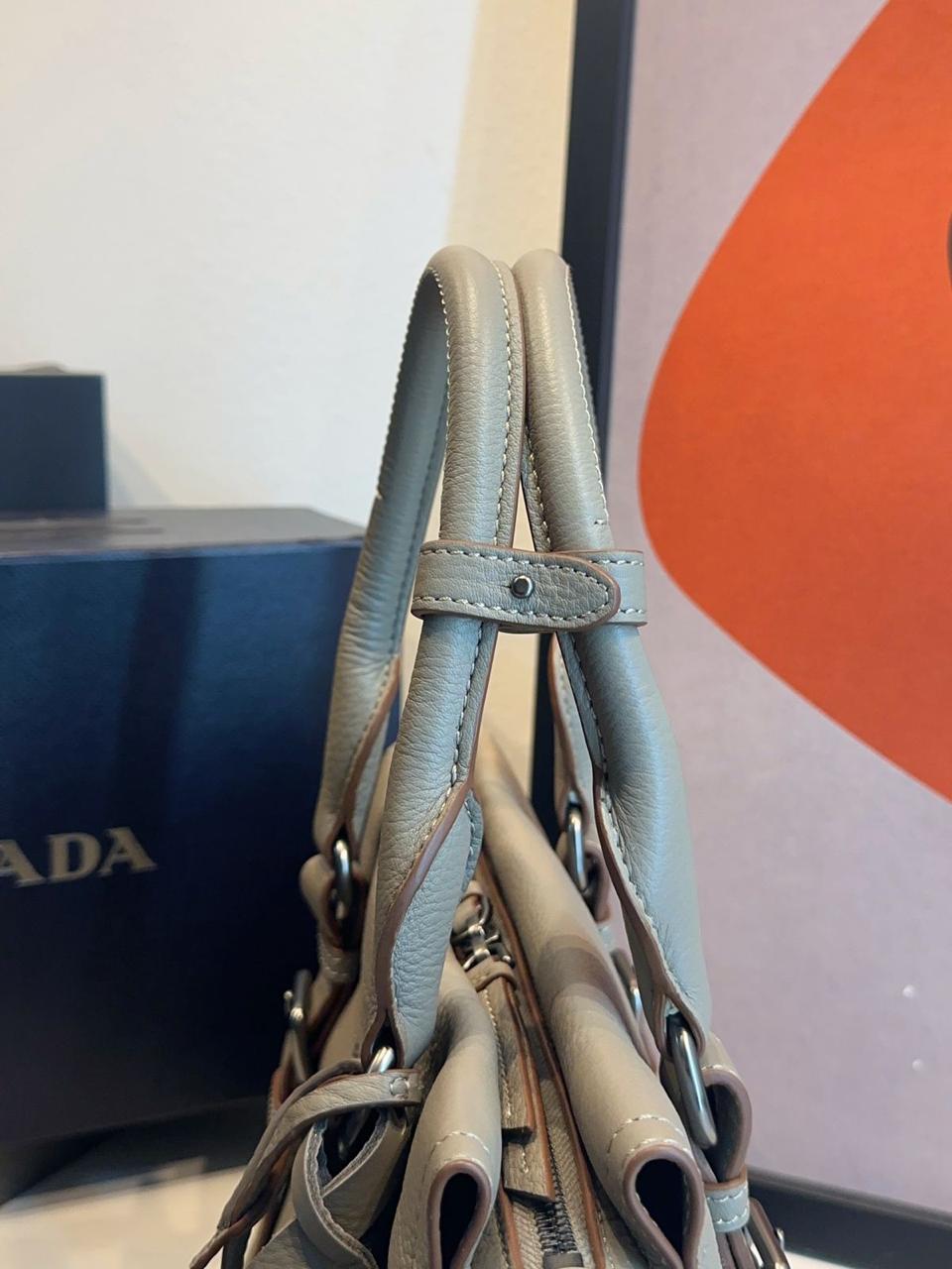 Bolsa Prada Grande Couro - Imagem 7