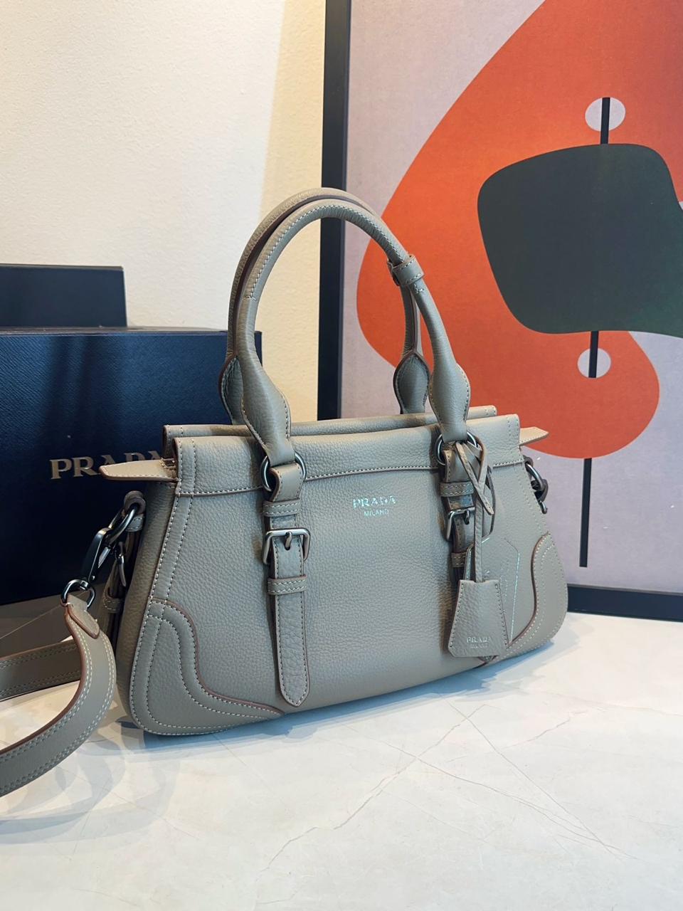Bolsa Prada Grande Couro - Imagem 13