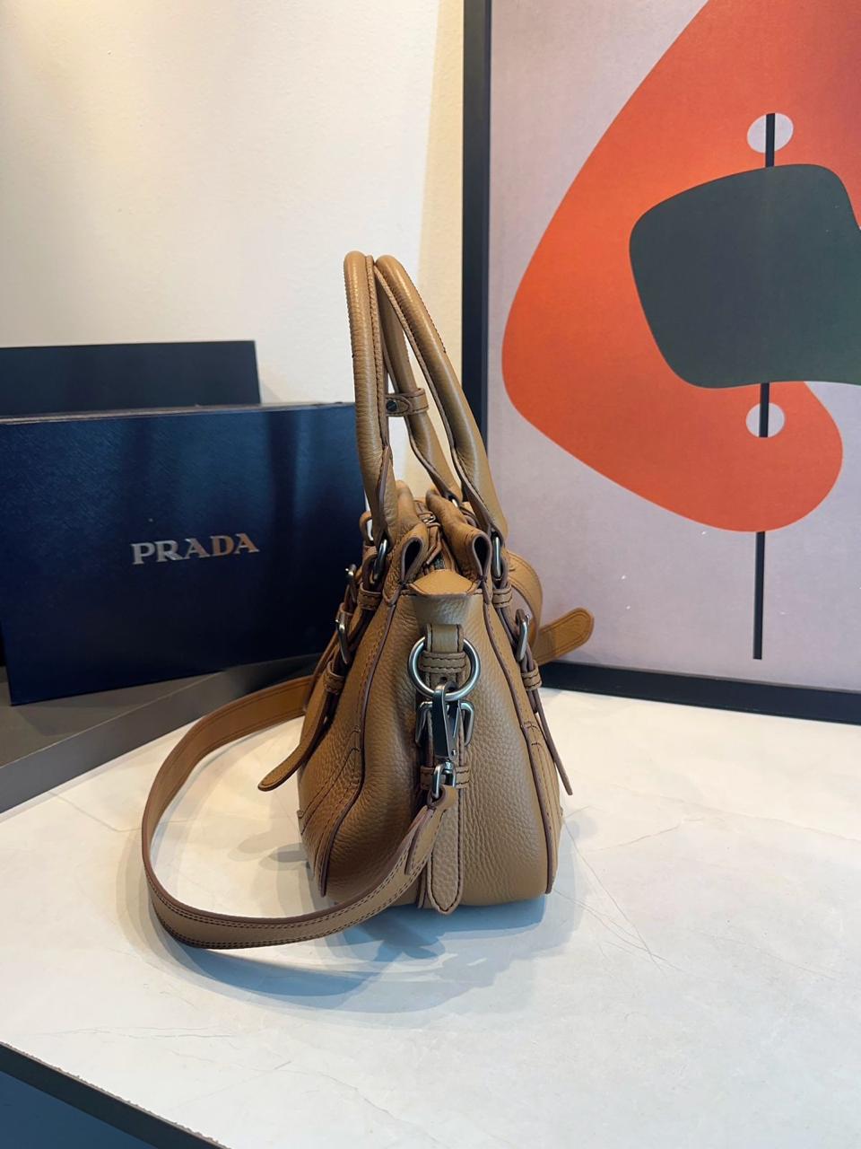 Bolsa Prada Grande Couro - Imagem 25