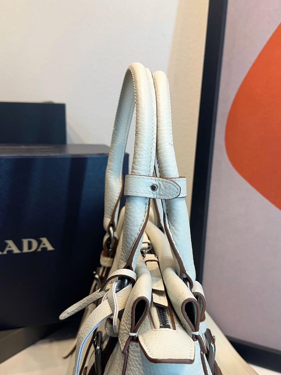 Bolsa Prada Grande Couro - Imagem 17