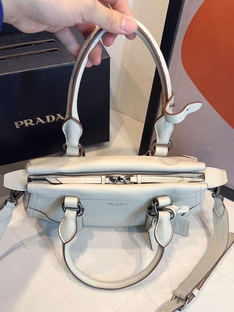 Bolsa Prada Grande Couro - Imagem 18