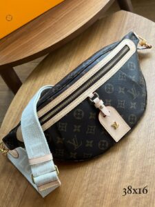 Pochete LV High Rise Monograma