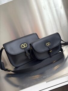 Bolsa Valentino Garavani Antibes Couro G-Preto