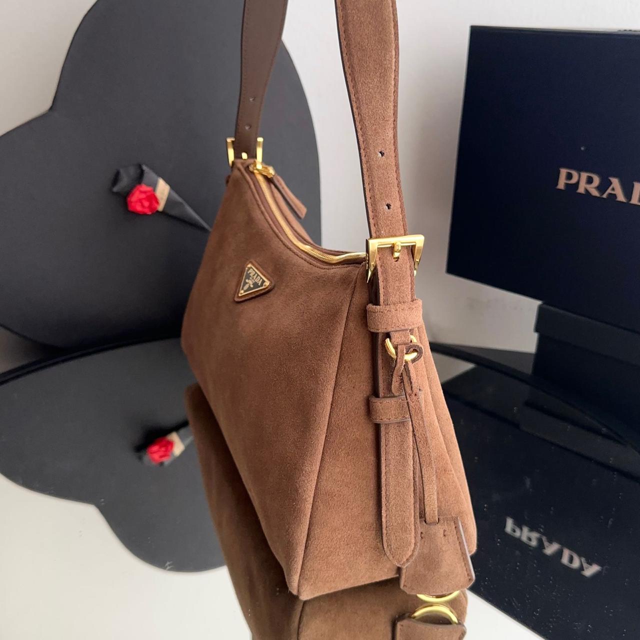 Bolsa Prada Aimée Média Em Camurça - Imagem 4
