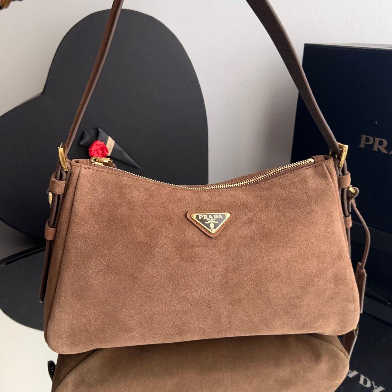 Bolsa Prada Aimée Média Em Camurça - Imagem 3