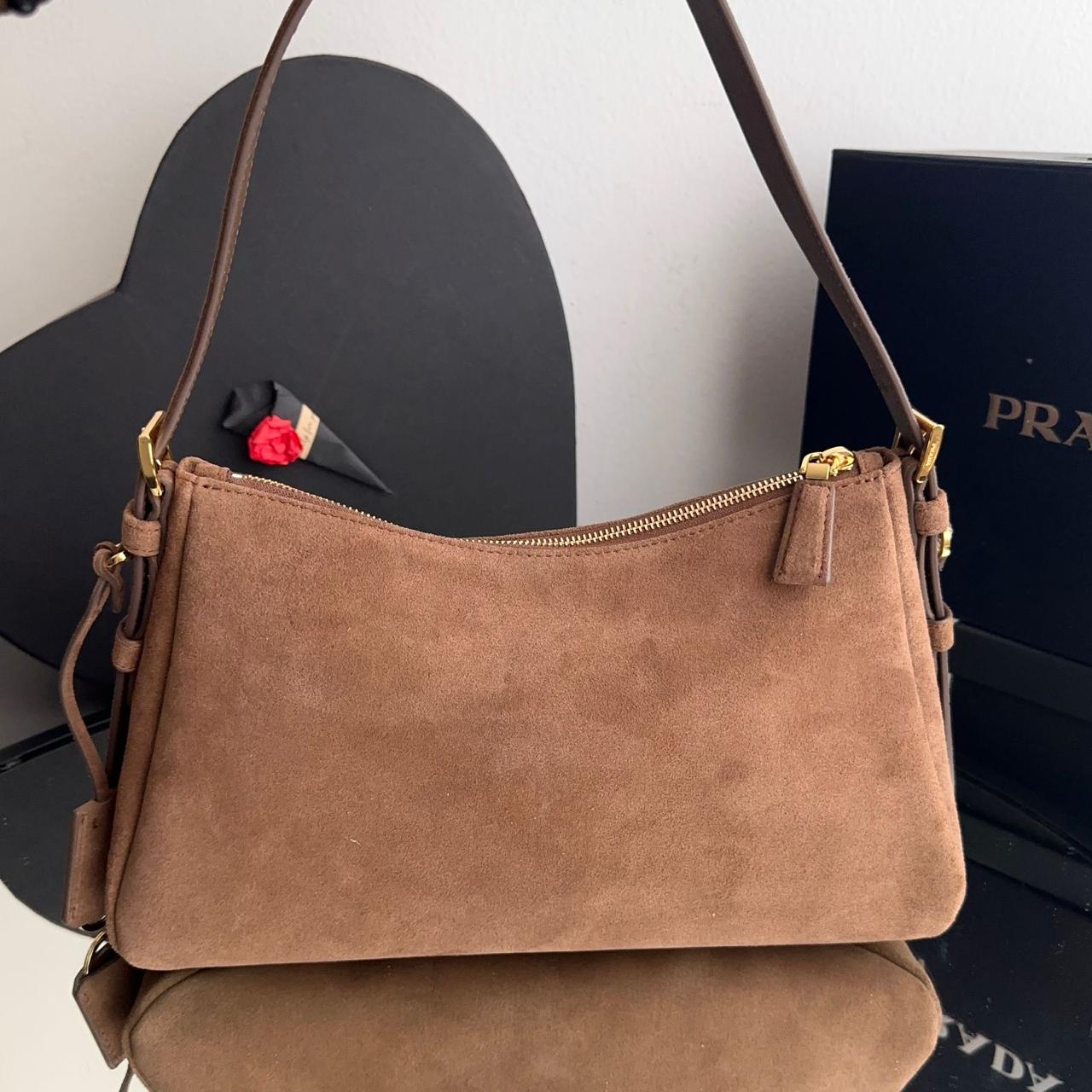 Bolsa Prada Aimée Média Em Camurça - Imagem 8