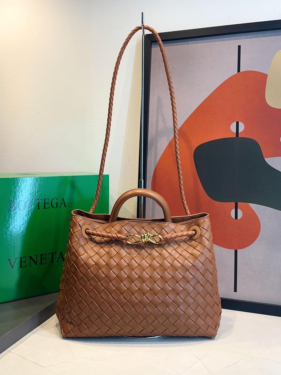 Bolsa Bottega Veneta Andiamo Média - Imagem 47
