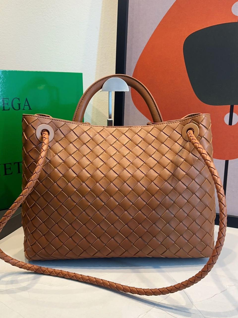 Bolsa Bottega Veneta Andiamo Média - Imagem 48
