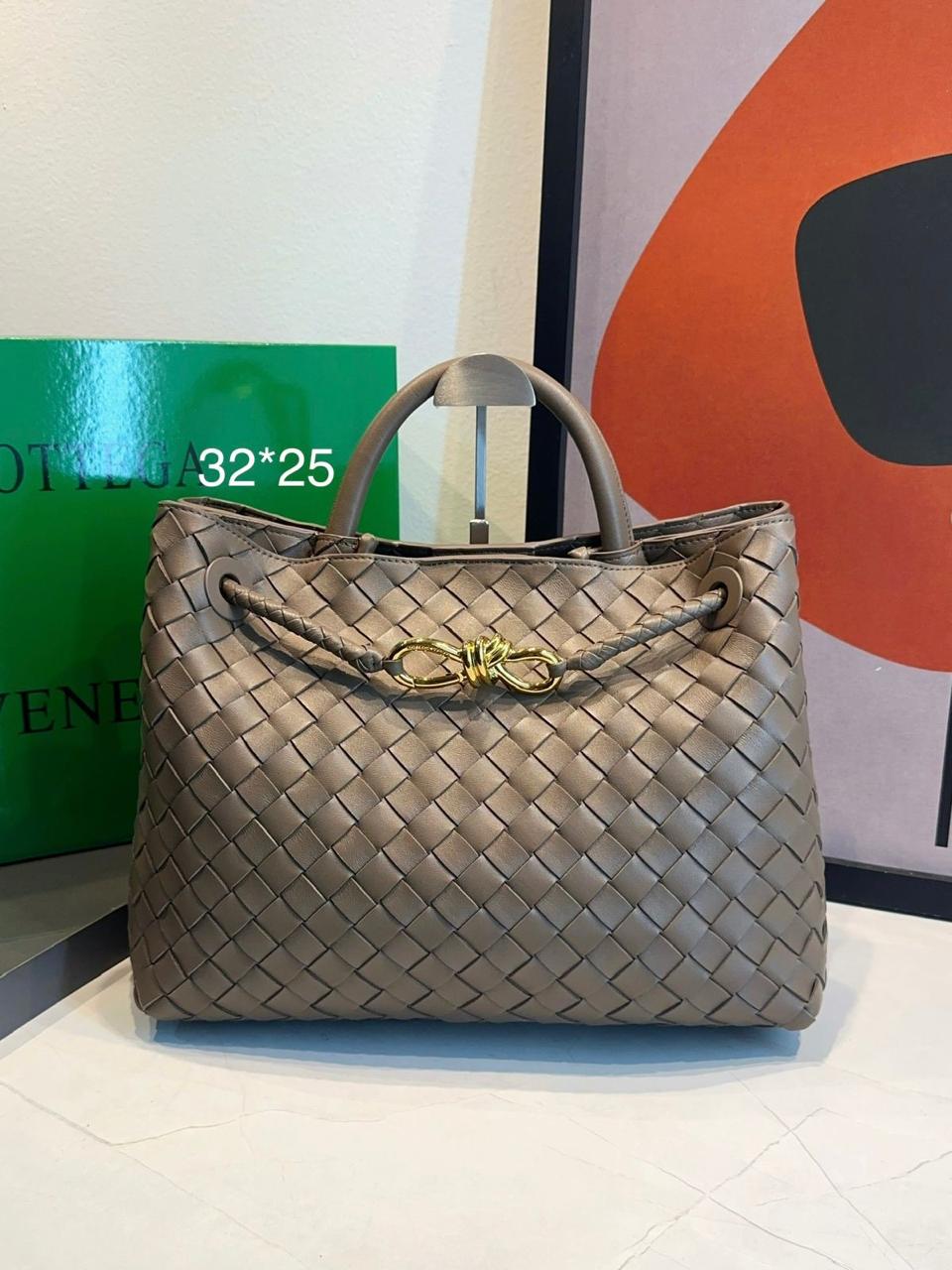 Bolsa Bottega Veneta Andiamo Média - Imagem 36