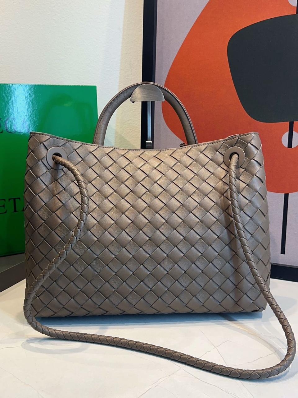 Bolsa Bottega Veneta Andiamo Média - Imagem 44
