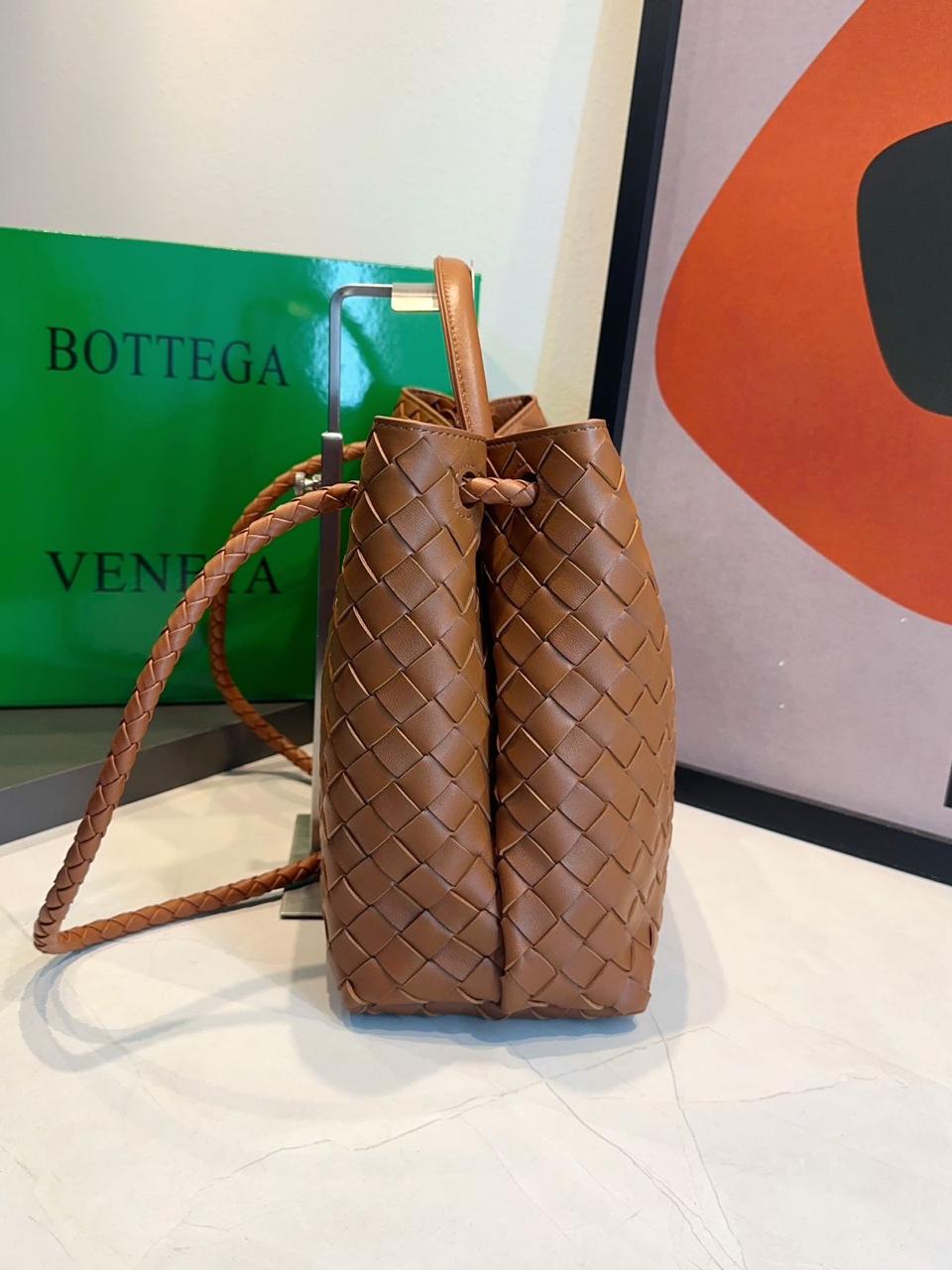 Bolsa Bottega Veneta Andiamo Média - Imagem 52