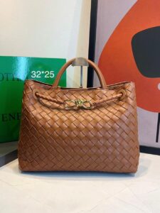 Bolsa Bottega Veneta Andiamo Média-Caramelo