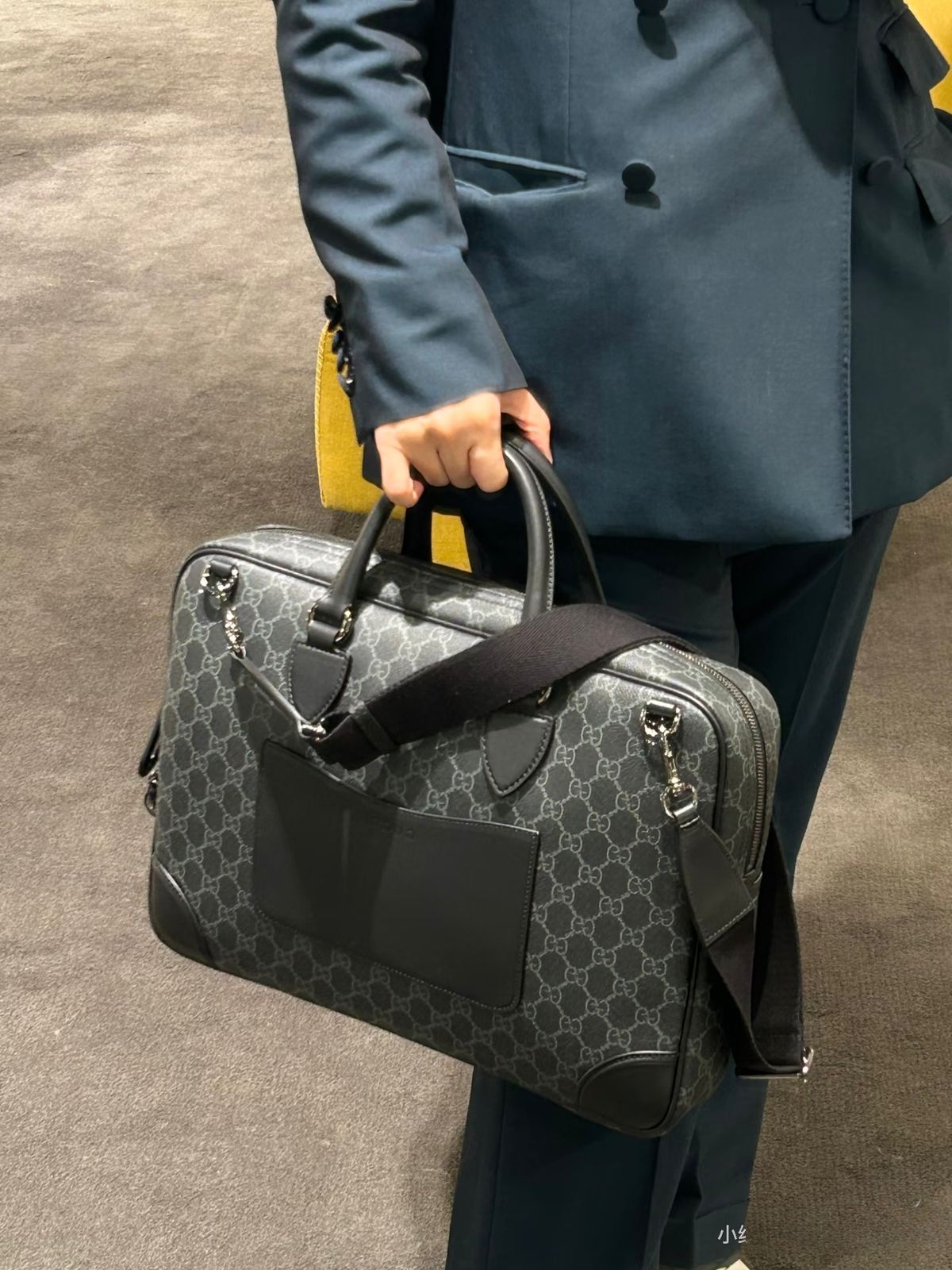 Pasta da Gucci Emblema GG - Imagem 7