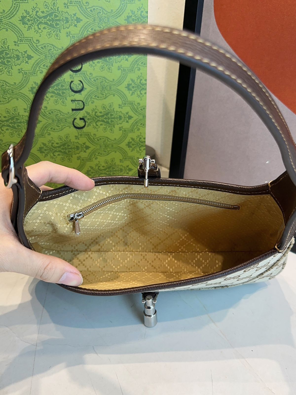 Bolsa Gucci Jackie Slim Média - Imagem 10