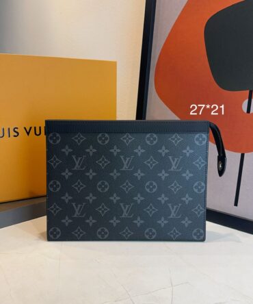 Pochette LV Voyage MM