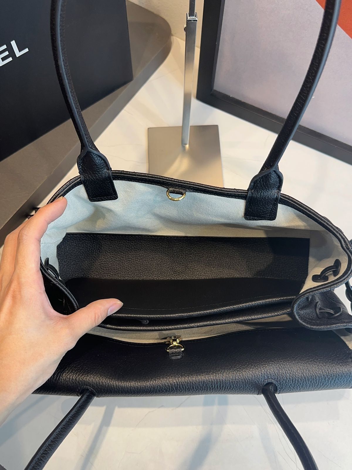 Bolsa Chanel Pequena Granulado - Imagem 32
