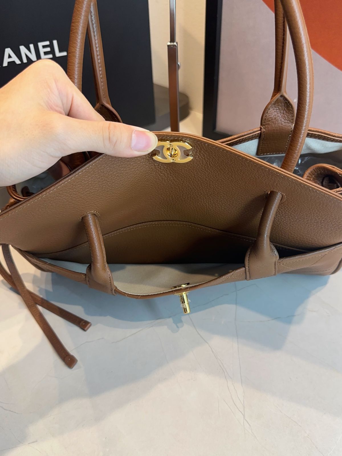 Bolsa Chanel Pequena Granulado - Imagem 24