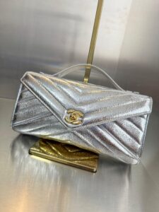 Bolsa Chanel Pequena Clutch-Prata/dourado
