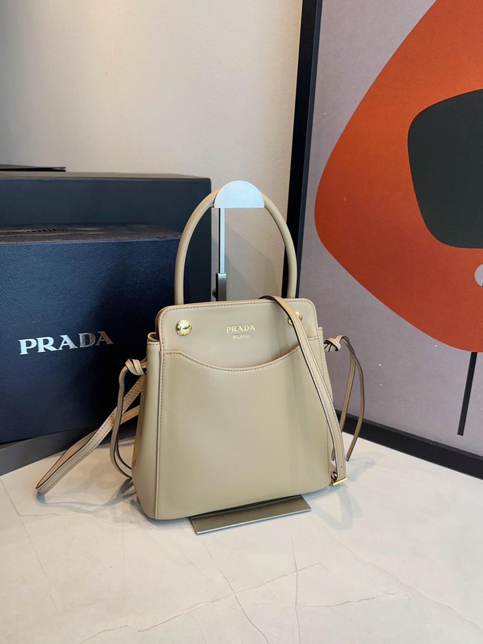 Bolsa Prada Carry Mini Couro - Imagem 14