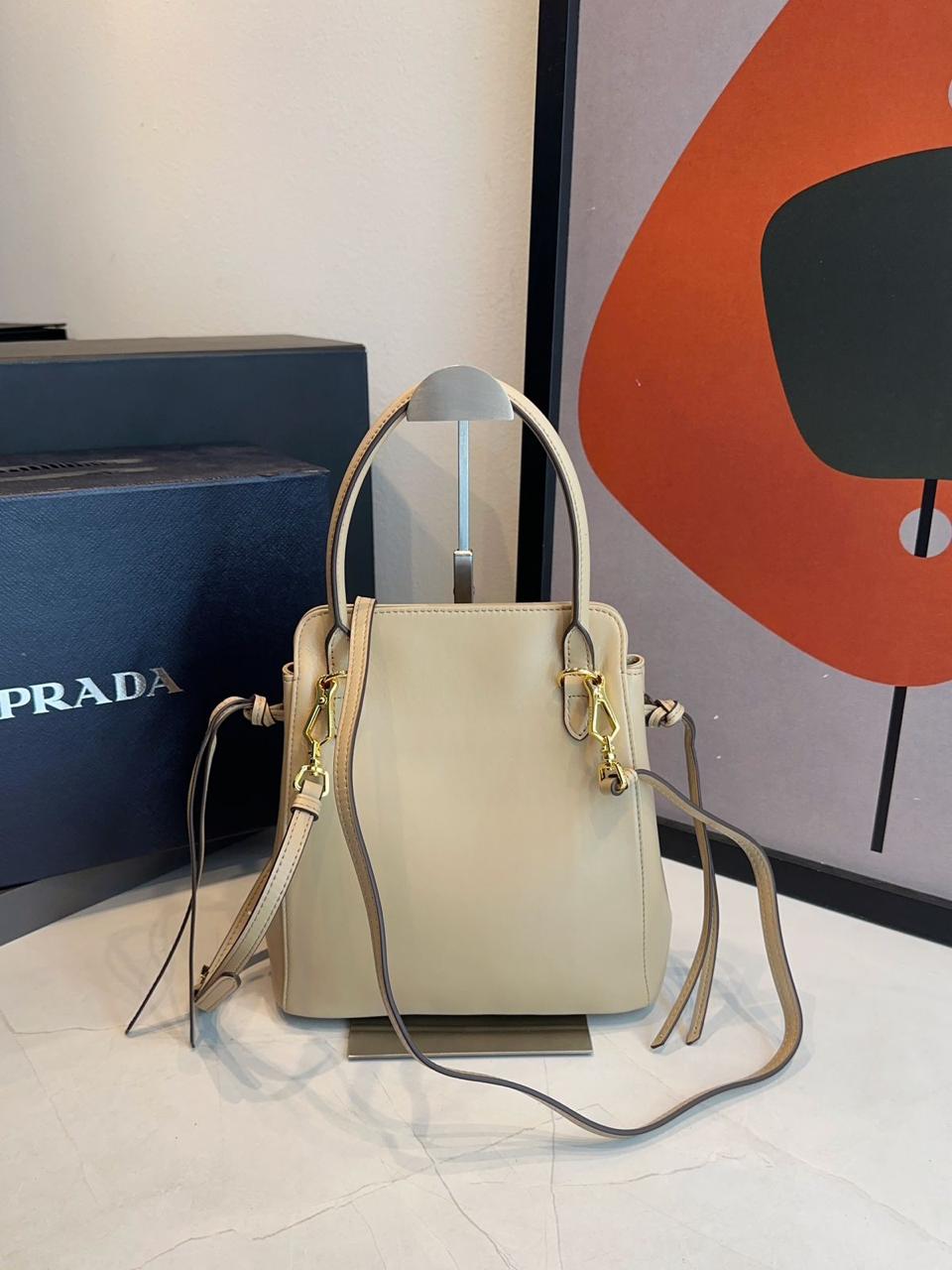Bolsa Prada Carry Mini Couro - Imagem 16