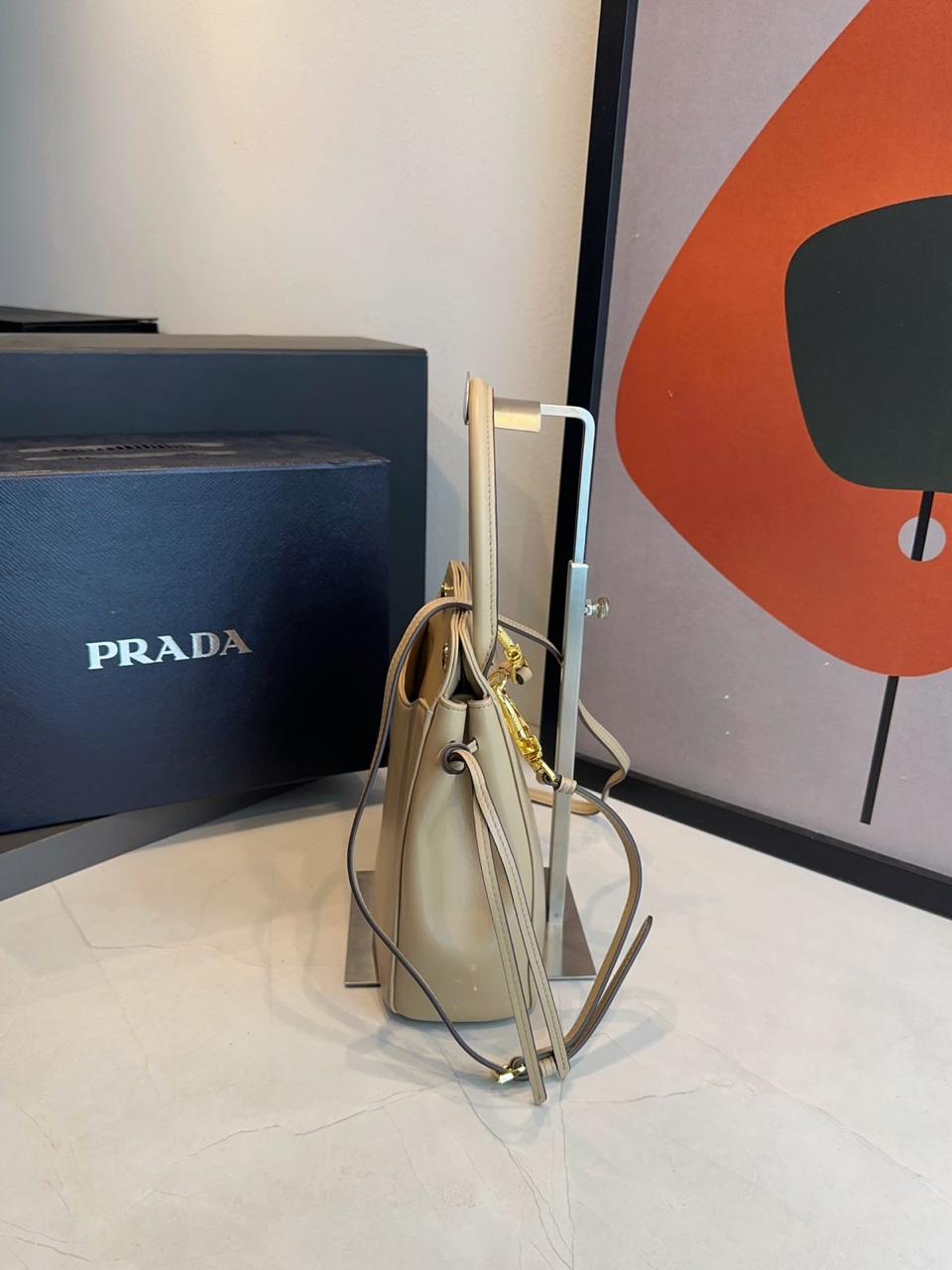 Bolsa Prada Carry Mini Couro - Imagem 17
